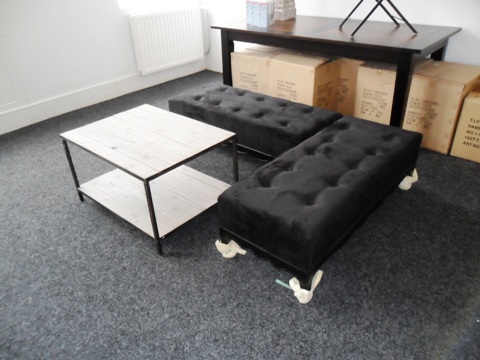 Hocker (120 x 55x 37 cm.) te koop bij Veldt Restpartijen te Heerle