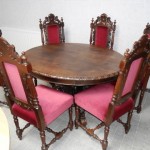 Antieke tafel met 6 stoelen