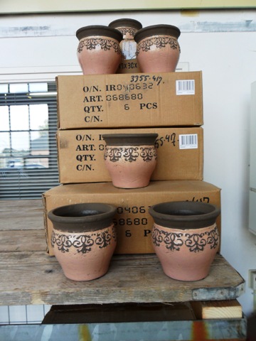 Aardenwerk potje (oud roze met motief)
