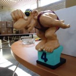 Polystone beeldje Zwemmer