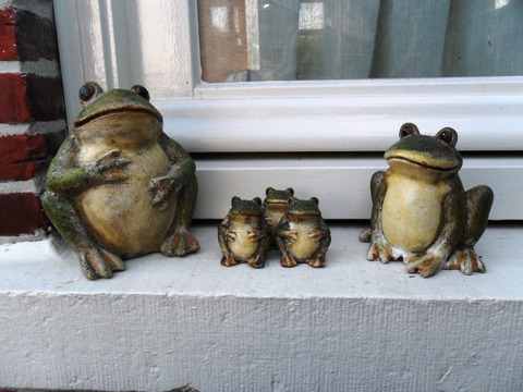 Terracotta Kikkers