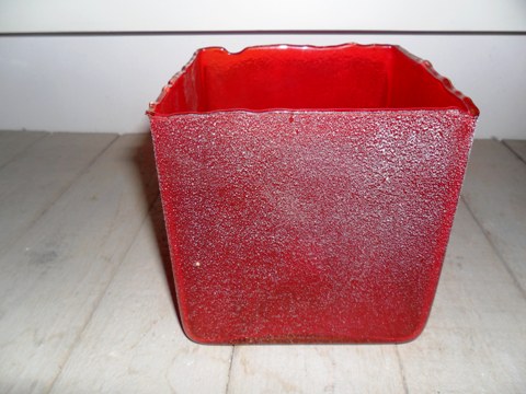 Rood glazen bakje te koop bij Veldt Restpartijen te Heerle