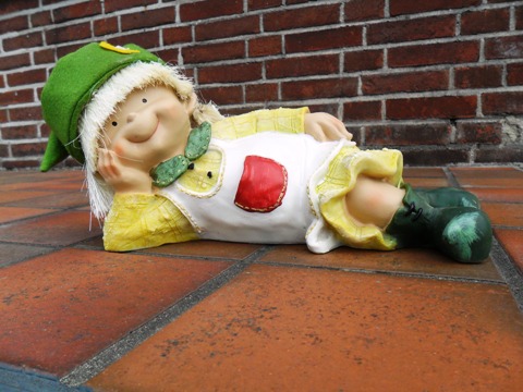 Rustend meisje te koop bij Veldt Restpartijen te Heerle