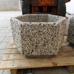 Zeshoekige bloembak beton/grind te koop bij Veldt Restpartijen te Heerle