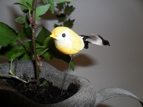 Decoratie vogeltje te koop bij Veldt Restpartijen te Heerle