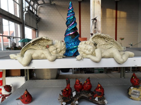 Kerstengel te koop bij Veldt Restpartijen te Heerle