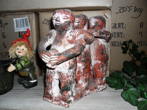 Terracotta beeldje te koop bij Veldt Restpartijen te Heerle