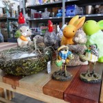 Diverse paasartikelen te koop bij Veldt Restpartijen te Heerle