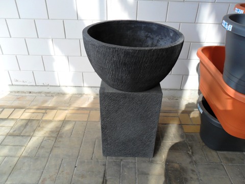 Schaal / zuil lavasteen te koop bij Veldt Restpartijen te Heerle