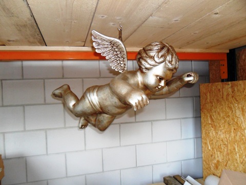 Engeltje te koop bij Veldt Restpartijen te Heerle