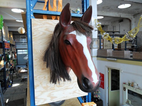 Paardenhoofd te koop bij Veldt Restpartijen te Heerle