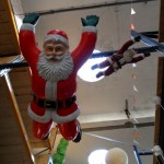 Zwevende kerstman te koop bij Veldt Restpartijen te Heerle