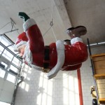 Zwevende kerstman te koop bij Veldt Restpartijen te Heerle