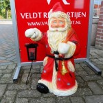 Kerstman met lamp te koop bij Veldt Restpartijen te Heerle