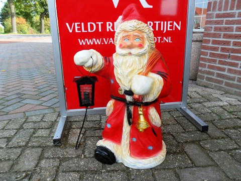 Kerstman met lamp te koop bij Veldt Restpartijen te Heerle