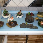 Diverse decoratie voor in de vijver te koop bij Veldt Restpartijen te Heerle