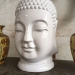 Glanzend witte Boeddha