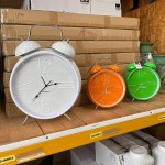 Metalen wekker groot te koop bij Veldt Restpartijen in Heerle (Noord Brabant)