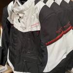 Macna motor- of scooter jassen, te koop bij Veldt Restpartijen te Heerle