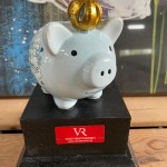 Mijn eerste spaarvarken 'Koning' te koop bij Veldt Restpartijen te Heerle