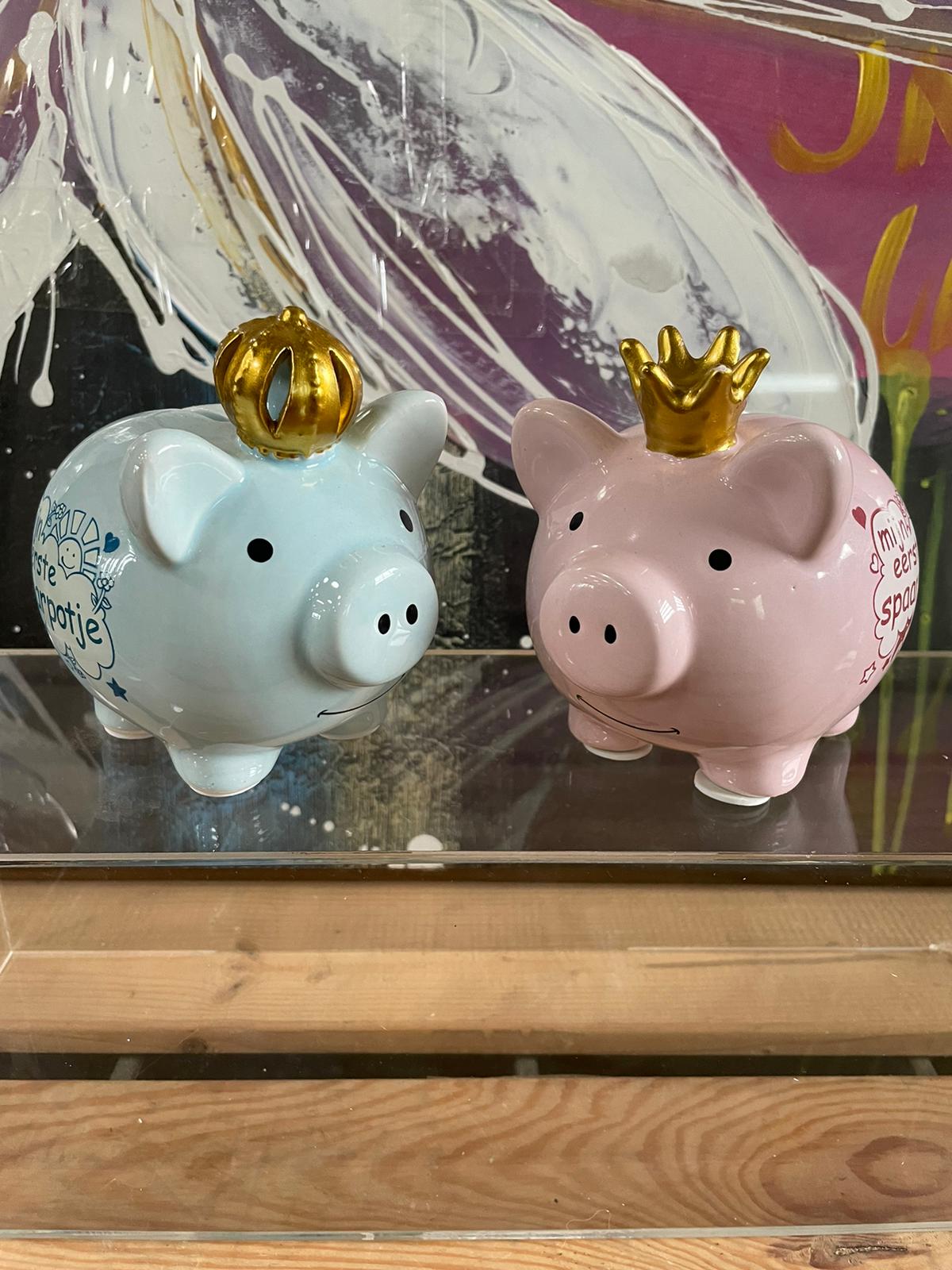 Mijn eerste spaarvarken 'Koning' te koop bij Veldt Restpartijen te Heerle